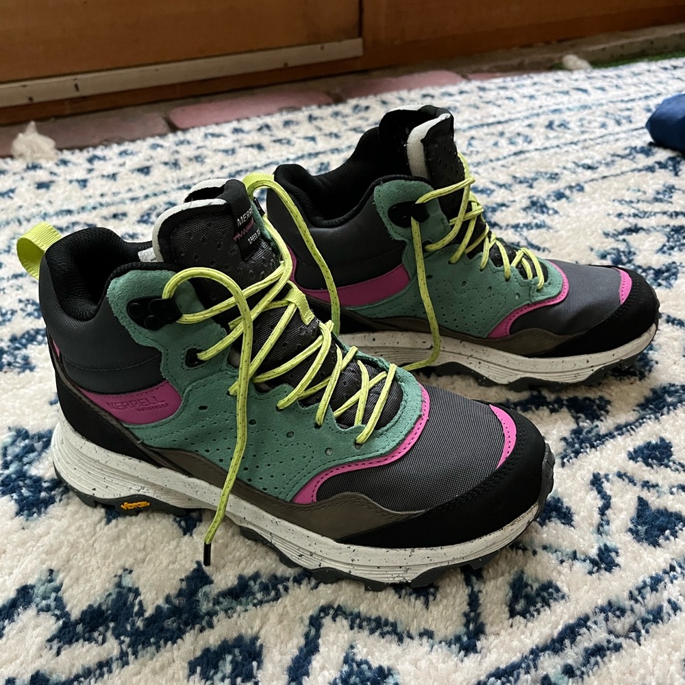 Merrell Speed Solo Mid - women’s 9 - NEARLY NEW!